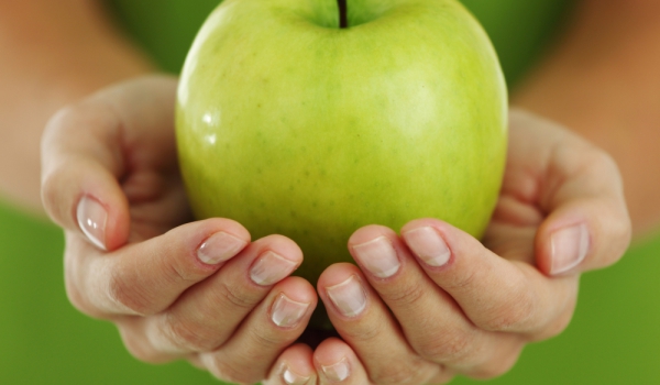 green-apple-hands1